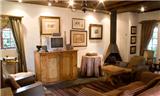  Vacation Hub International | Biggies Bed And Breakfast Lobby