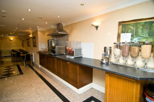  Vacation Hub International | The Alexandra Lobby