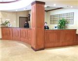  Vacation Hub International | La Quinta Inn & Suites LAX Lobby