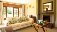  Vacation Hub International | The Bend Country House Lobby