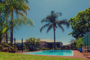 Vacation Hub International | Best Western The Balan Village Motel Lobby