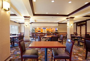  Vacation Hub International | Holiday Inn Express Hillside Lobby
