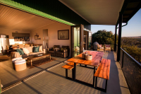 Vacation Hub International | Three Tree Hill Lodge Lobby