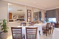  Vacation Hub International | Hollow On The Square Lobby