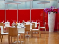  Vacation Hub International | Zone Hotel Lobby