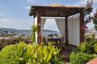  Vacation Hub International | El Vino Hotel Lobby
