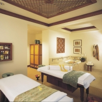  Vacation Hub International | Hilton Hawaiian Village Lobby