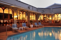  Vacation Hub International | Cumberland Hotel Worcester Lobby