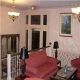  Vacation Hub International | The Windsor Inn Lobby