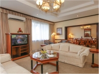  Vacation Hub International | Movenpick Royal Palm Hotel Lobby
