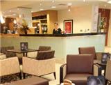  Vacation Hub International | Ramada Glasgow Lobby