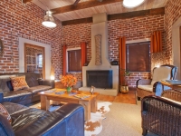  Vacation Hub International | At the Woods Guest House Lobby