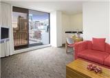  Vacation Hub International | Quality Cambridge Lobby