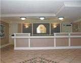 Vacation Hub International | La Quinita Inn Nashville South Lobby