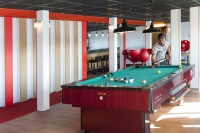  Vacation Hub International | Botel Hotel Lobby
