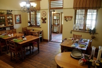  Vacation Hub International | Two Oaks B&B Lobby