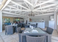  Vacation Hub International | Villa Capri Lobby