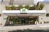  Vacation Hub International | Holiday Inn Plymouth Lobby