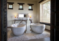  Vacation Hub International | Hartford House Lobby