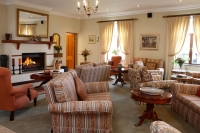  Vacation Hub International | Eight Bells Mountain Inn Lobby