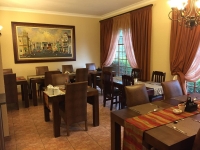  Vacation Hub International | Sunset Manor Lobby