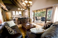  Vacation Hub International | Caracal Lodge Lobby