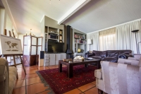  Vacation Hub International | River Place Manor Lobby