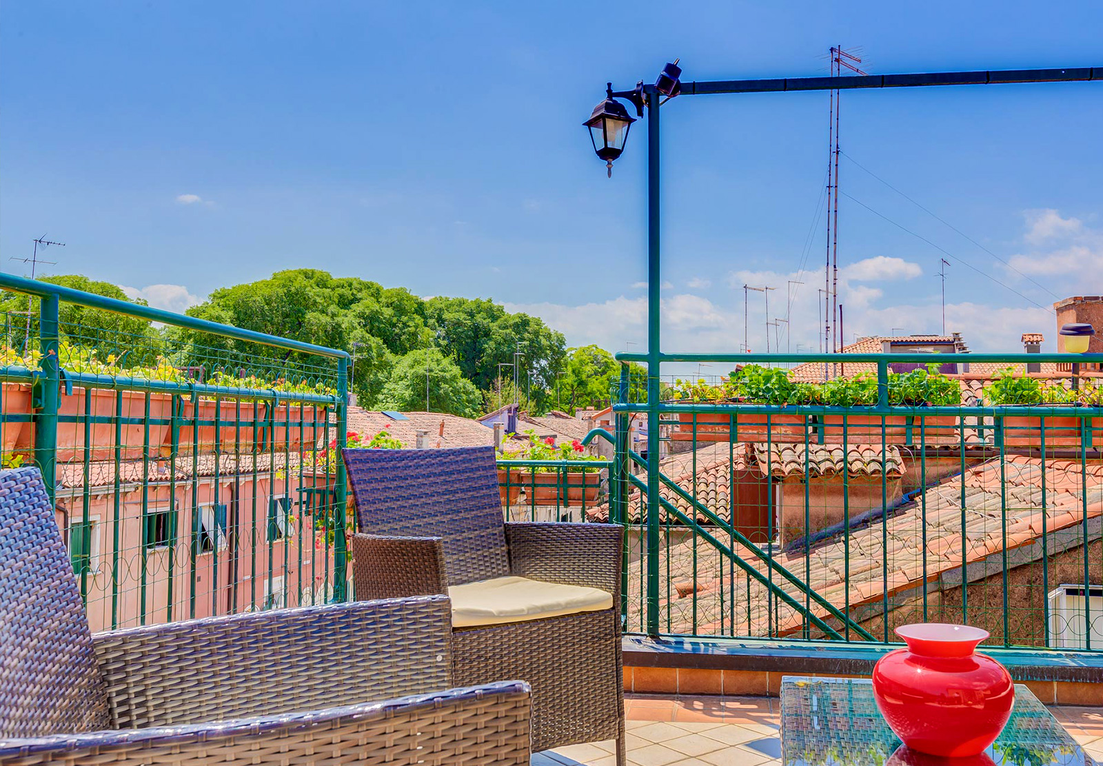  Vacation Hub International | Hotel Hesperia Lobby