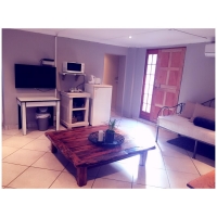  Vacation Hub International | Swallows Nest Bed and Breakfast Lobby