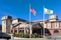  Vacation Hub International | Holiday Inn Fishermans Wharf Lobby