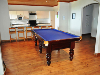  Vacation Hub International | Great White Shark Accommodation Lobby