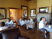  Vacation Hub International | Over The Mountain Guest Farm Lobby