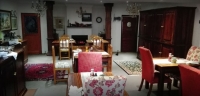  Vacation Hub International | The Crown Guesthouse Lobby