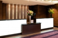  Vacation Hub International | DoubleTree by Hilton Hotel London - Victoria Lobby
