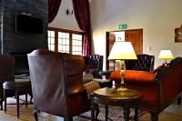  Vacation Hub International | Alveston Manor Guest House Lobby