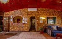  Vacation Hub International | La Mer Lodge Lobby