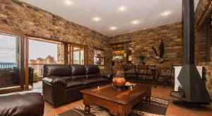  Vacation Hub International | Sable Lodge Lobby