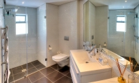  Vacation Hub International | Sea Star Cliff Lobby