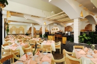  Vacation Hub International | The Oasis Hotel Pyramids Lobby