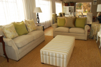 Vacation Hub International | Sneezewood Farm Lobby