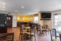  Vacation Hub International | Mainstay Suites Lobby