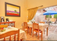  Vacation Hub International | Lynnridge Geust house Lobby