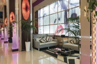  Vacation Hub International | Riu Plaza New York Times Square Lobby