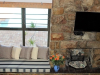  Vacation Hub International | Chandelier House Lobby