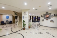  Vacation Hub International | Do Mar Hotel Lobby