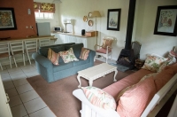  Vacation Hub International | Twin Pools Lodge B&B Lobby