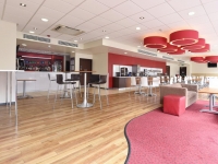  Vacation Hub International | Travelodge London Stratford Hotel Lobby