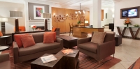  Vacation Hub International | Executive Inn Vintage Court Lobby