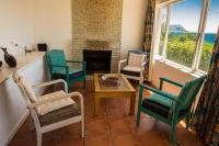  Vacation Hub International | Harry's Cottage Lobby