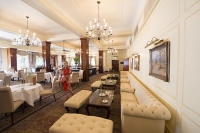  Vacation Hub International | Hotel Windsor Lobby